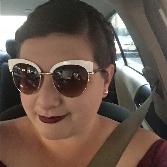 Meet your Posher, Zayna - Picture 5 of 6